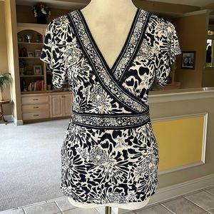 Banana Republic Faux Wrap Top Size Medium M Silk